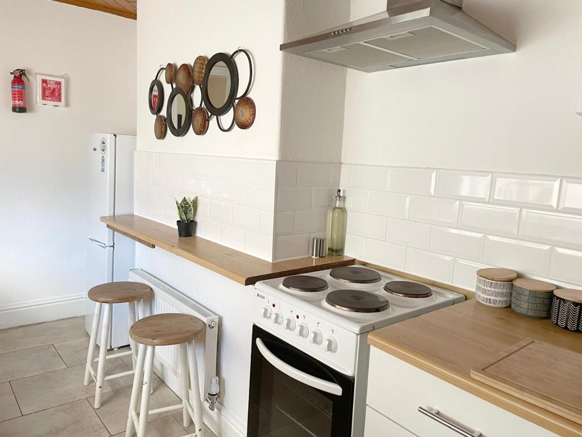 The Neville - Quaint Victorian With Free Parking Apartamento York