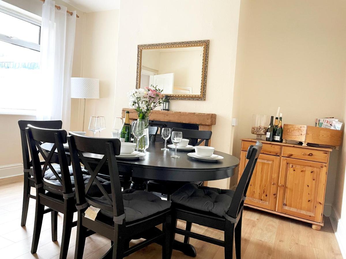 The Neville - Quaint Victorian With Free Parking Apartamento